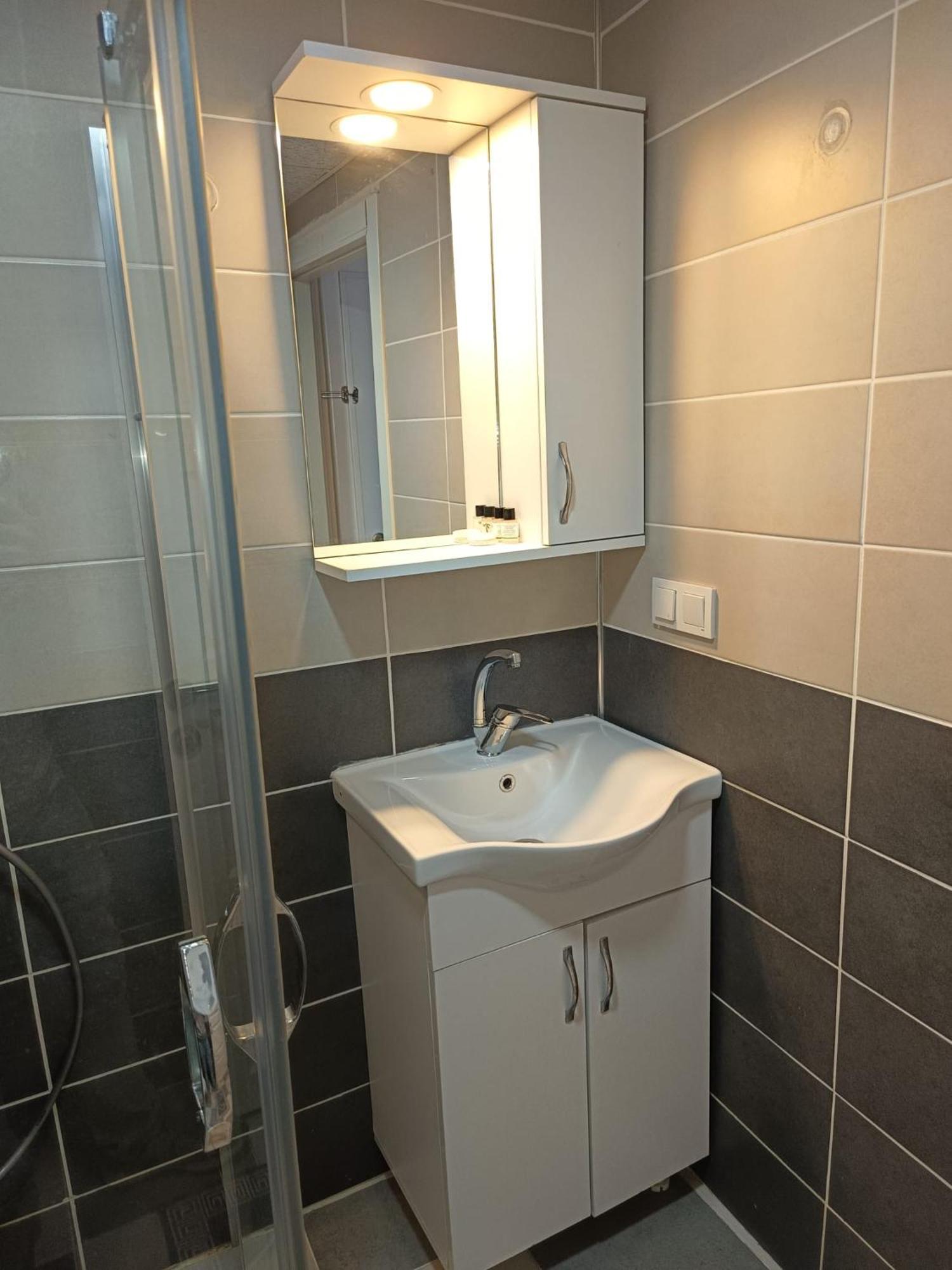 White Crown Apartman Ve Yasam Merkezi Istanbul Exterior photo